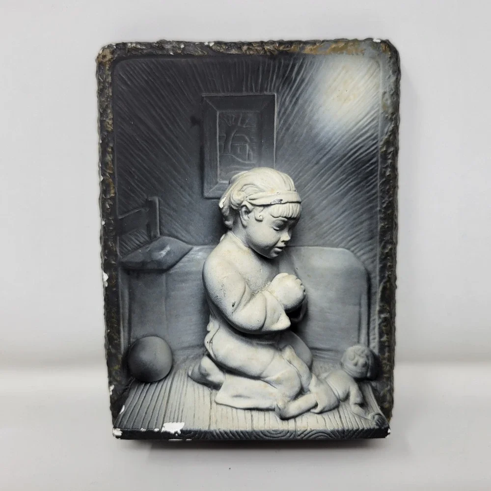 Vintage Creative Arts Inc Bedtime Girl Praying Relief Wall Plaque Victor 1004‎